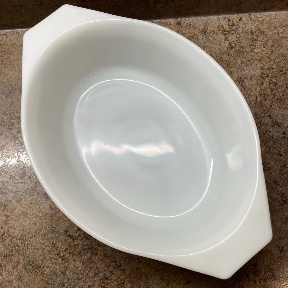 Pyrex Vintage Olive Medallion 043 1 1/2 Quart Bakeware